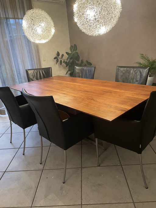 Esstisch aus amerikanischem Nussbaum