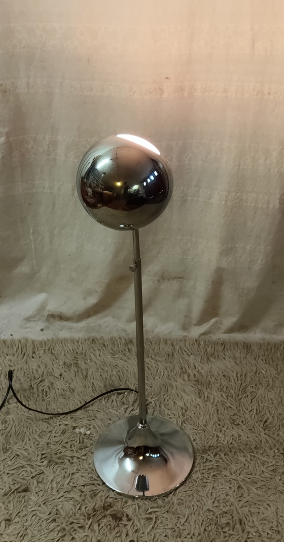 Eye-Ball Type Space-Age Style Table Lamp - 70s – Metal (photo 3 of 12)