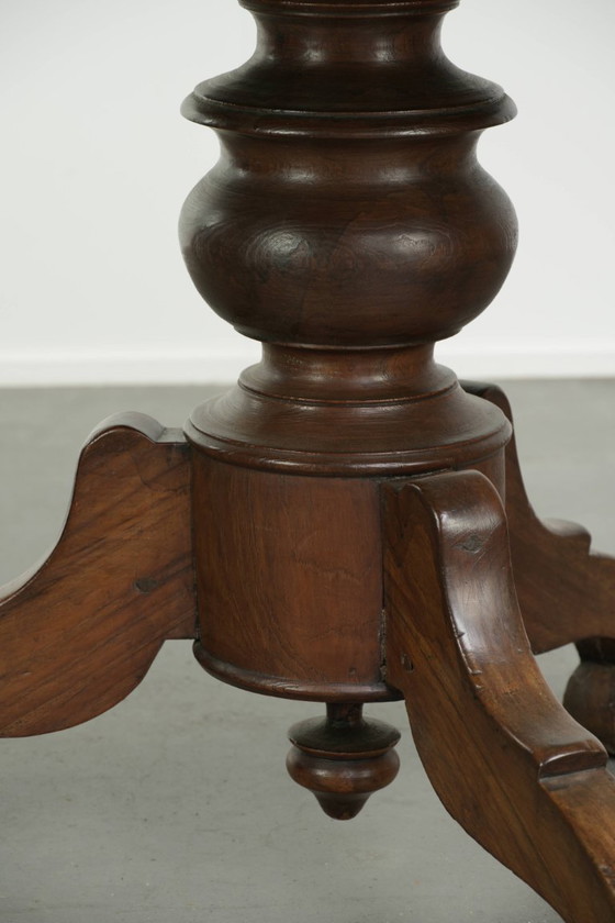 Beautiful subtle round rustic wooden dining table with a lovely appearance and a beautiful patina – Klassiek (photo 9 of 10)