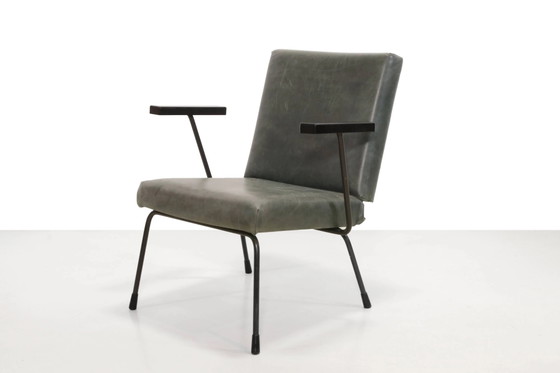 Sillón modernista holandés Gispen 1401 de Wim Rietveld en cuero verde – Sillones, Leather, polished steel (photo 3 of 6)