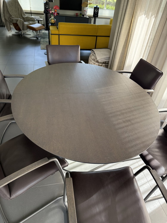 Image 1 of Tafel rond uitklapbaar tot ovaal . 125-150/ 125-215. In goede staat 