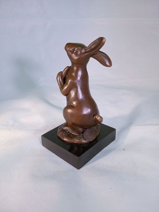 Bronze rabbit Sculpture with carrot on marble base, Brown, Vintage (photo 5 of 6)