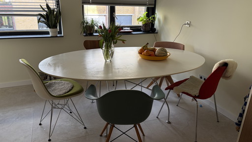 Kartell glossy dining table