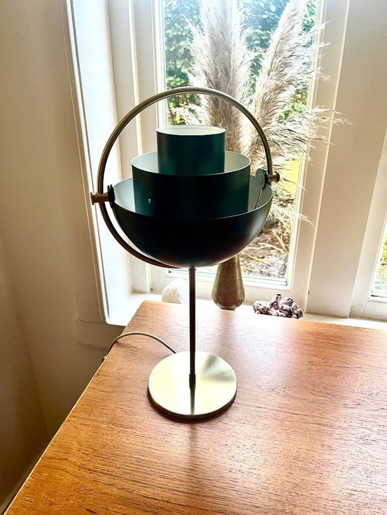 Image 1 of Lampada da tavolo Gubi Multi-Lite nera/ottone