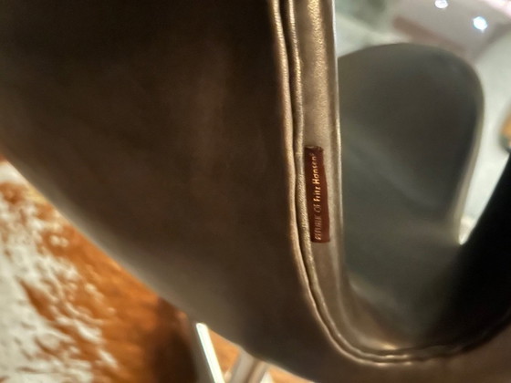 Image 1 of Swan Chair by Arne Jacobsen