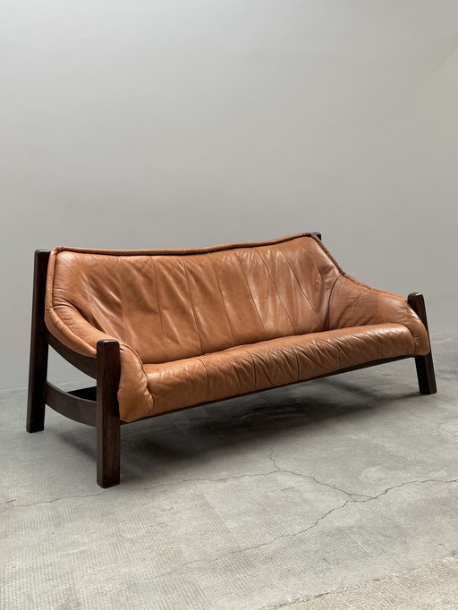 3-SEATER SOFA BRAZILIAN DESIGN BRUTALISTIC COGNAC LEATHER OAK WOOD MASSIVE 1970s