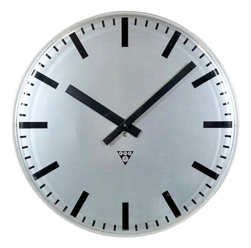 Reloj de pared de oficina vintage de Pragotron, años 80
