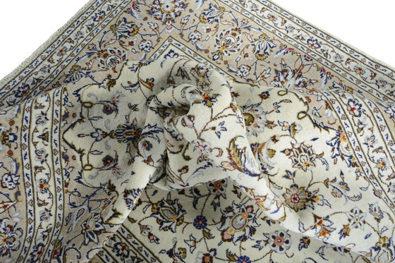 Image 1 of Tapis d'Orient Kashan noué à la main - 301 x 202 cm - Un classique finement travaillé avec un design floral
