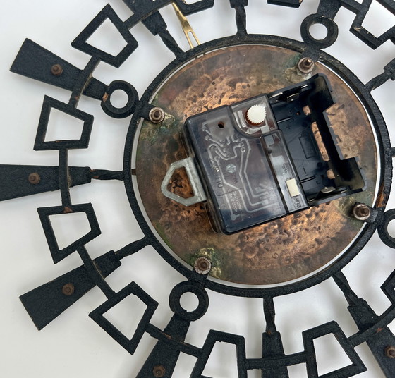 Image 1 of Due orologi da parete vintage – in ferro battuto / design di metà secolo – Diehl e orologio in rame fatto a mano