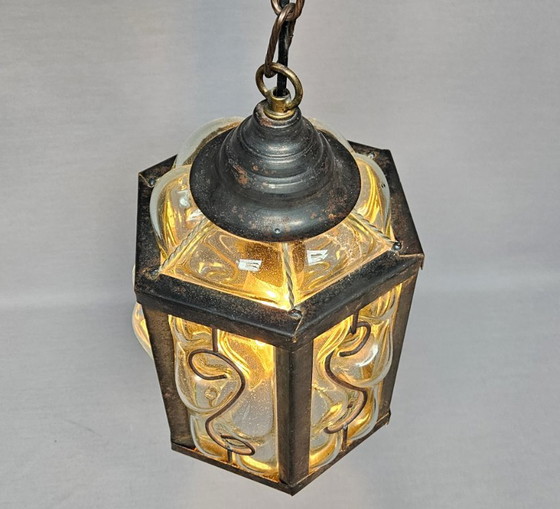 Brutalist Hexagonal Hanging Lantern of Forged Iron and Mouth-Blown Cage Glass – 60s/70s – Pendant lamps (photo 5 of 9)
