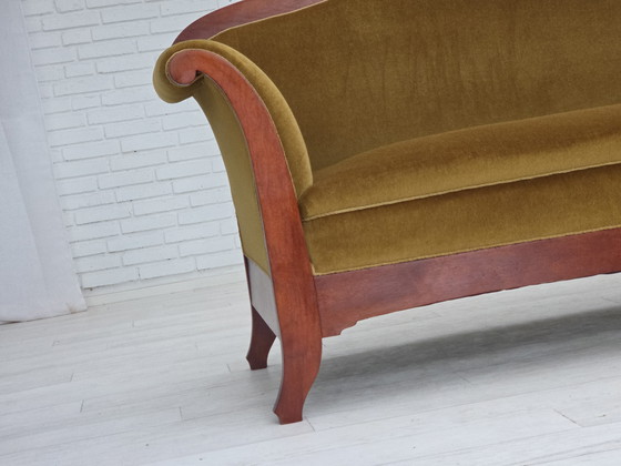 Image 1 of Sofá danés de dos plazas de los años 50 en estilo Biedermeier, tapizado en terciopelo.