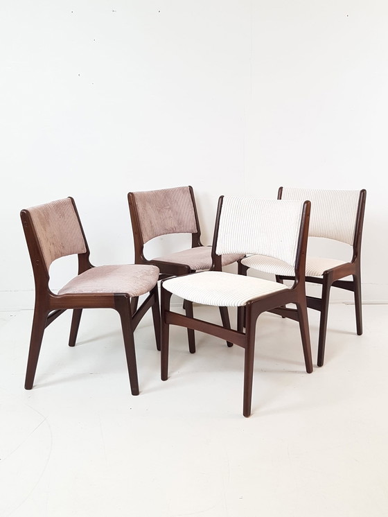 Image 1 of 8 sedie da tavolo da pranzo modello 89 di Erik Buch, in teak, appena rivestite