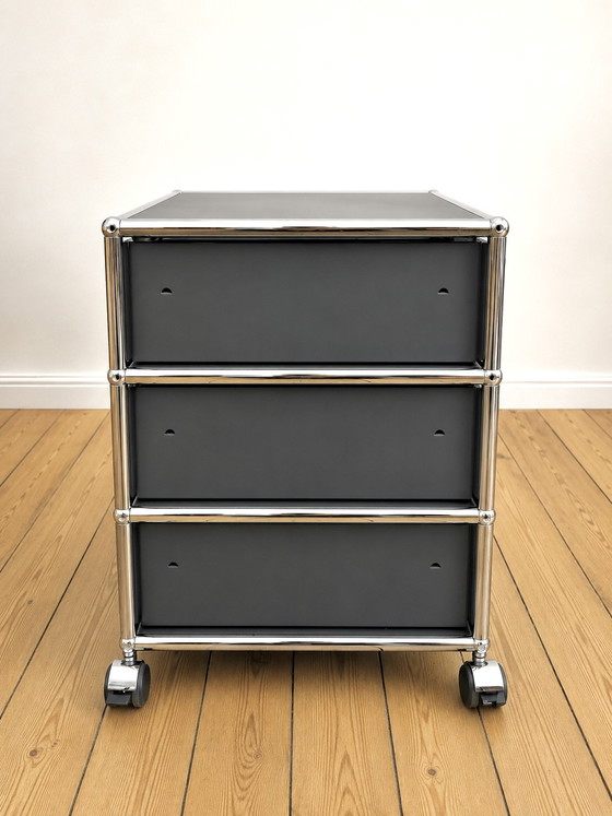 Image 1 of USM Haller rolling container in medium grey