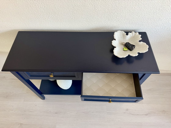 Image 1 of Sidetable gerestyled 