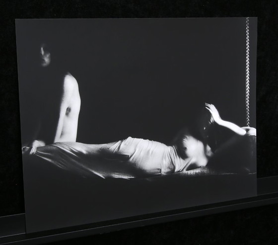 Image 1 of Székessy, Karin - Meisjes houden van stillevens - 6 originele z/w foto's - met de hand gesigneerd