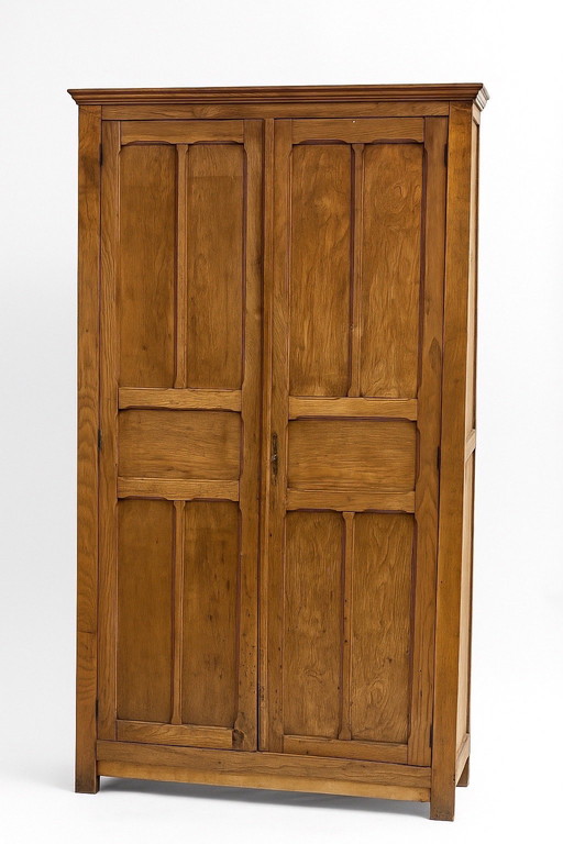 Armadio parigino in legno