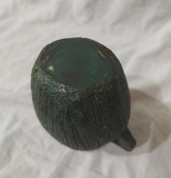 Image 1 of Vase en bronze représentant une figure expressionniste