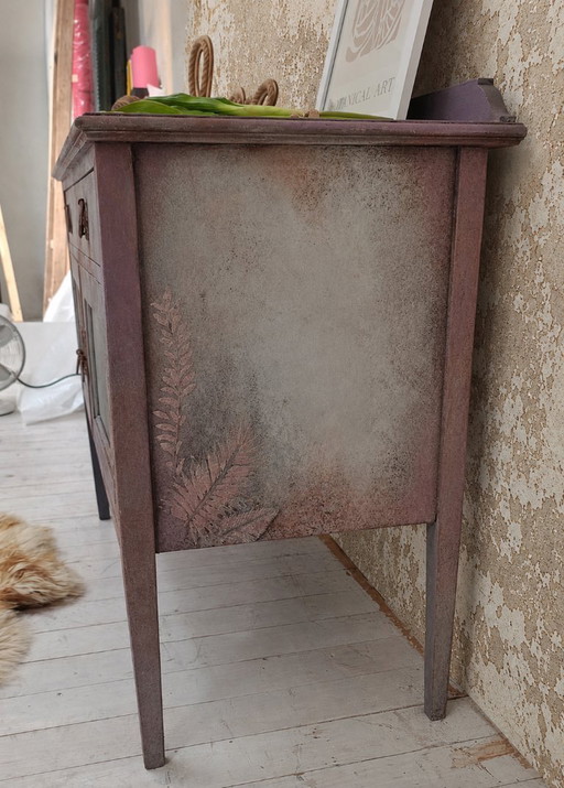 Wooden antique engish cabinet