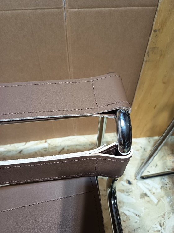 Image 1 of Poltrone Knoll Wassily B3 2 nuove/usate in pelle color noce di Marcel Breuer € 4.400