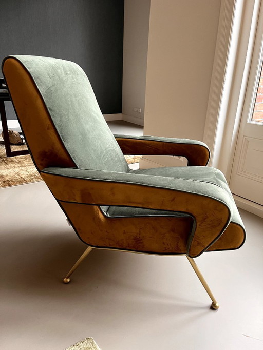 KARE Design Luna High Velvet – Grüner Samtsessel mit goldfarbenen Beinen