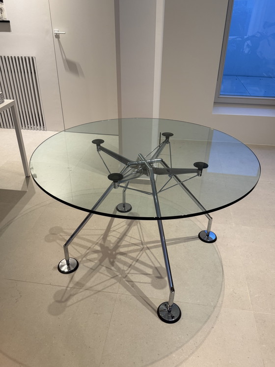 Image 1 of Tavola rotonda Tecno Nomos