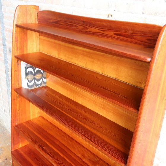 Image 1 of Vintage kast hoog boeken massief hout