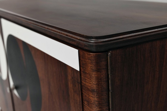 Buffet vintage des années 1950, style moderniste, en noyer, à motif géométrique Op Art. – Vaisseliers, Wood (photo 9 of 14)