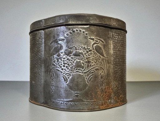 Vintage 1930s Kaiser Caffe tin box