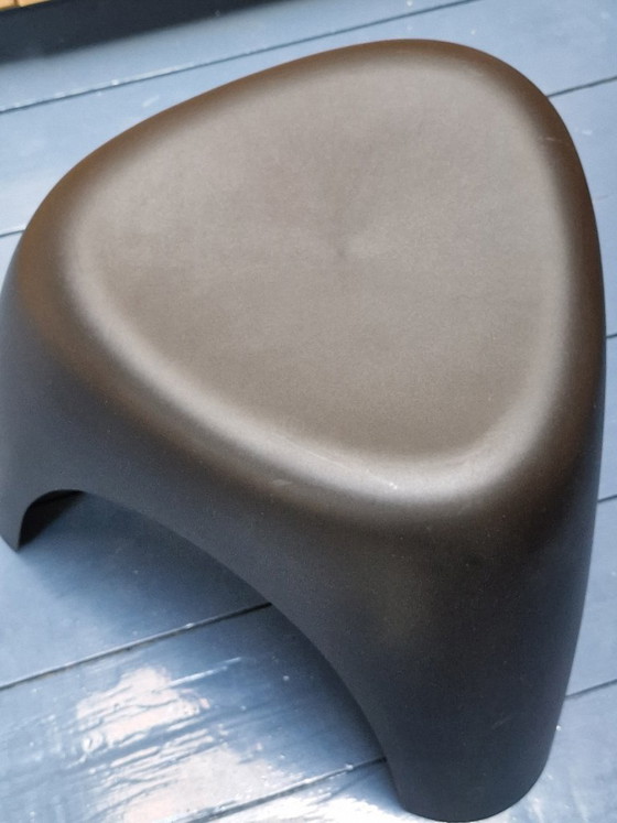 Black Elephant Stool Sori Yanagi / Vitra – Plastic (photo 10 of 10)