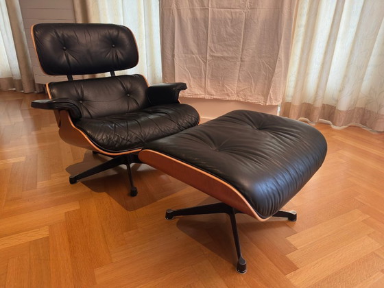 Image 1 of Vitra - Charles & Ray Eames - Sillón con otomana - 670 Lounge Chair