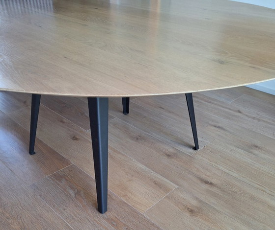 Image 1 of SEUREN RUNDER TISCH 180 CM