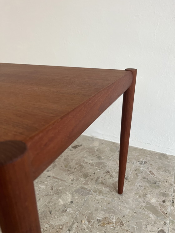 Image 1 of Mesa de centro danesa de mediados de siglo; madera de teca, fabricada en Dinamarca