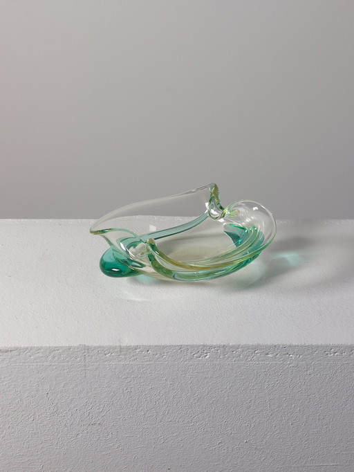 Vintage handgemaakte glazen schaal uit het midden van de vorige eeuw