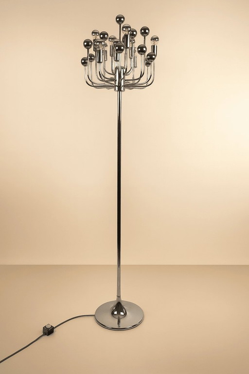 Vintage floor lamp from the 60s, by Gaetano Sciolari for Boulanger (Belgium). Chrome-plated metal structure with 8