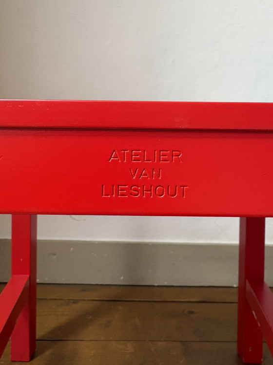 Lot 22 Atelier Van Lieshout Stoelen Rood & Wit – Moooi, Eetkamerstoelen, Wood (photo 4 of 7)