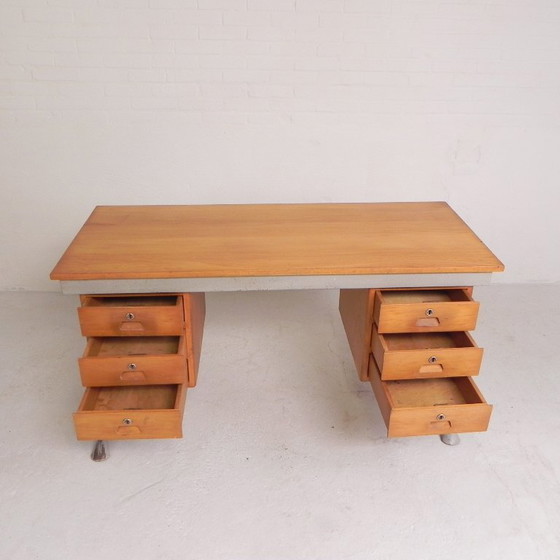 Escritorio industrial con 2 cajoneras, década de 1960. – Wood, Iron (photo 9 of 32)