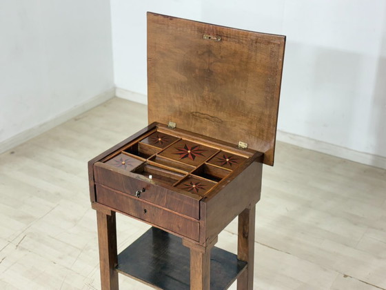 Image 1 of Antieke Biedermeier/Gründerzeit naaitafel - uniek exemplaar met sterinleg