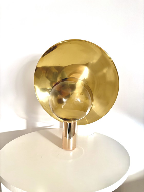 Image 1 of Lampada da parete Hans-Agne Jakobsson V-180 — vetro fumé e ottone (Svezia, anni '60)