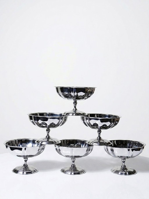 6 Vintage-style bistro-style stainless steel dessert bowls on feet