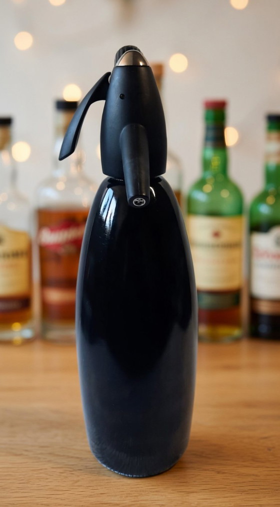 Image 1 of Mooie Zwarte ISI Soda Syphon voor de vintage bar 