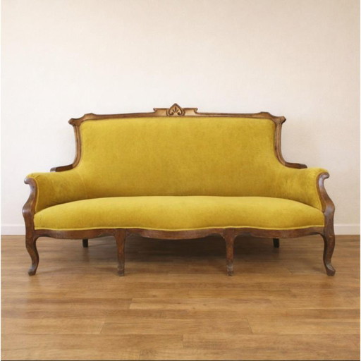 Sofa im Jugendstil aus Walnussholz und senffarbenem Samt