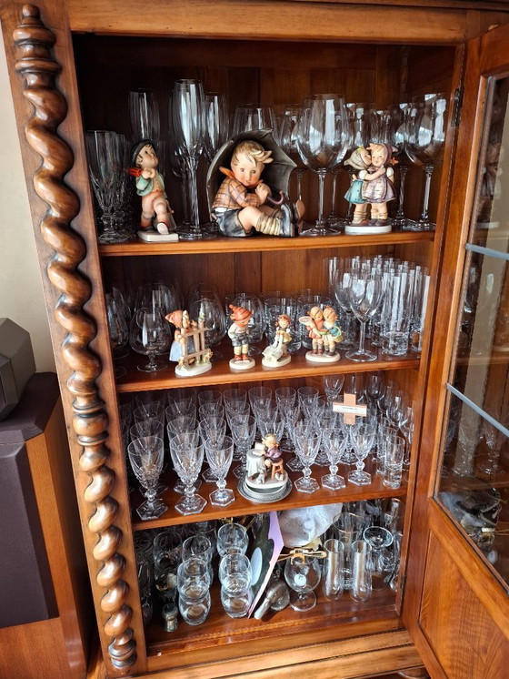 Image 1 of Vetrina in noce francese 