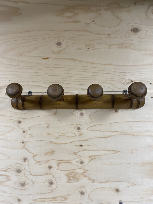Perchero vintage francés de madera de imitación de bambú