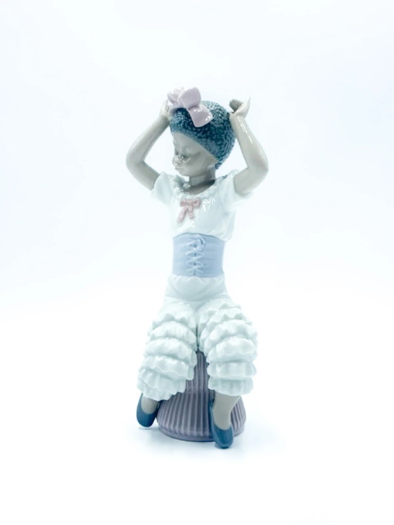 1980s Lladró Ceramic Lady Sculpture (photo 2 of 7)