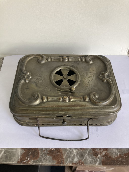 Petit poêle, boîte de rangement en métal antique, grille décorative unique. – decoratieve objecten, Metal, Brass