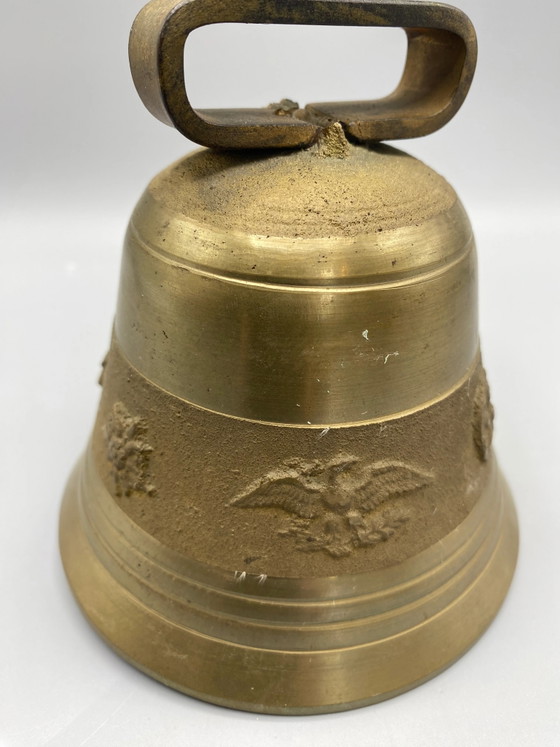 Große Glocke aus Münstermessing – Adlerdekor und geprägte Verzierungen – Dekorative Objekte, Brass (photo 2 of 6)