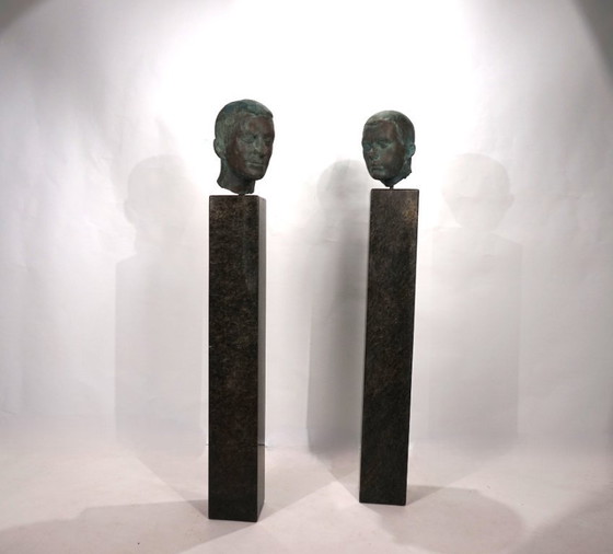 Image 1 of Set di due busti in bronzo su stele di granito di un allievo di Georg Kolbe, 1925