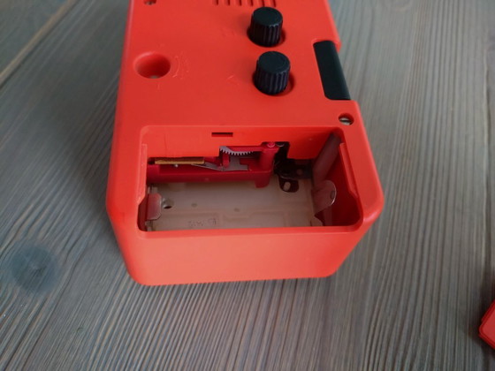 Orange 70s Alarm Clock Philips – Plastic, Plexiglass (photo 4 of 5)