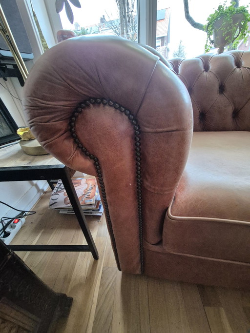 Sofá de cuero Chesterfield