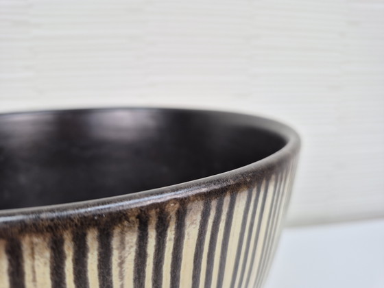 Image 1 of Pot de fleurs XXL en céramique des années 1950. Jardinière vintage « Zèbre ».